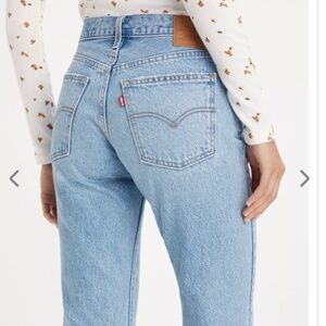 Levi’s original Middy Bootcut Womens Jeans size 28